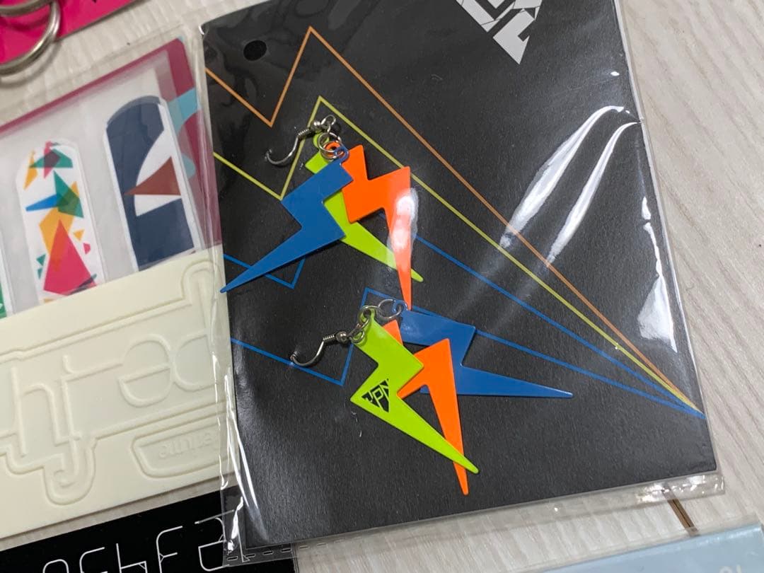 Perfume シングル　アルバム　グッズ　初回盤　JPN メガネカラビナ