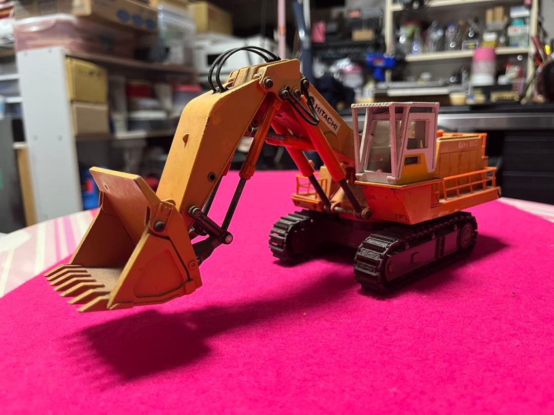 ヨネザワトイズ・ダイヤペット製 HITACHI エクスカベーター模型1/60