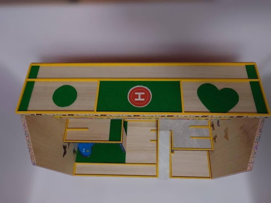 トミカ木製手作り駐車場（ビッグイエロ－）BY04