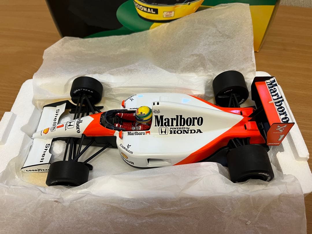 ミニチャンプス 1/18 マクラーレンMP4/6 セナ Marlboro仕様