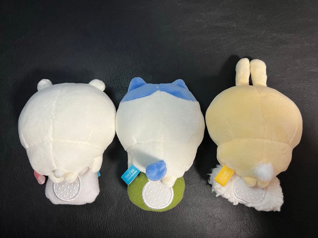 【ちいかわ】ちいハチうさ デスクトップから見守るひっかけぬいぐるみ