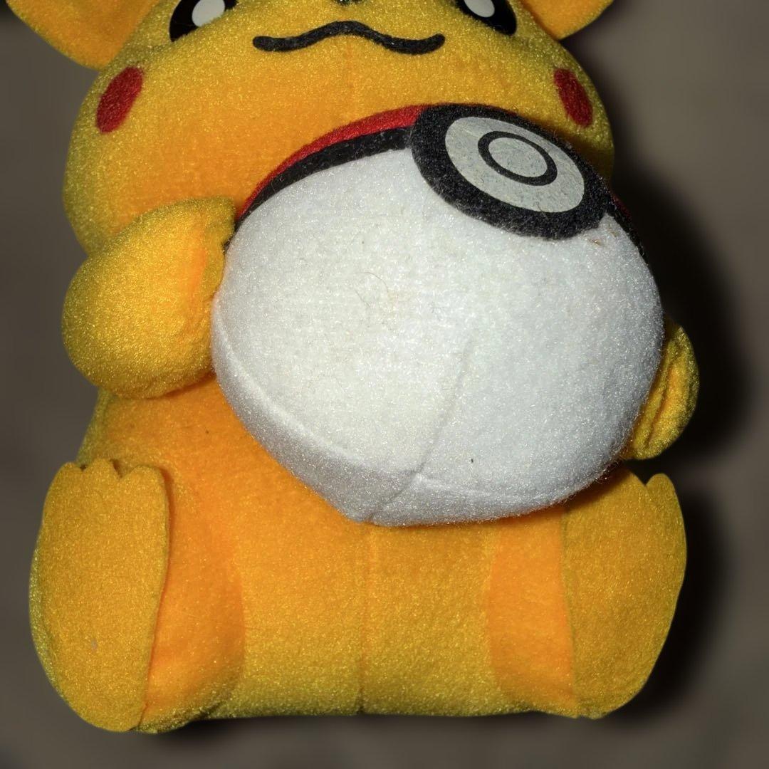 ピカチュウ ぬいぐるみ モンスターボール付き