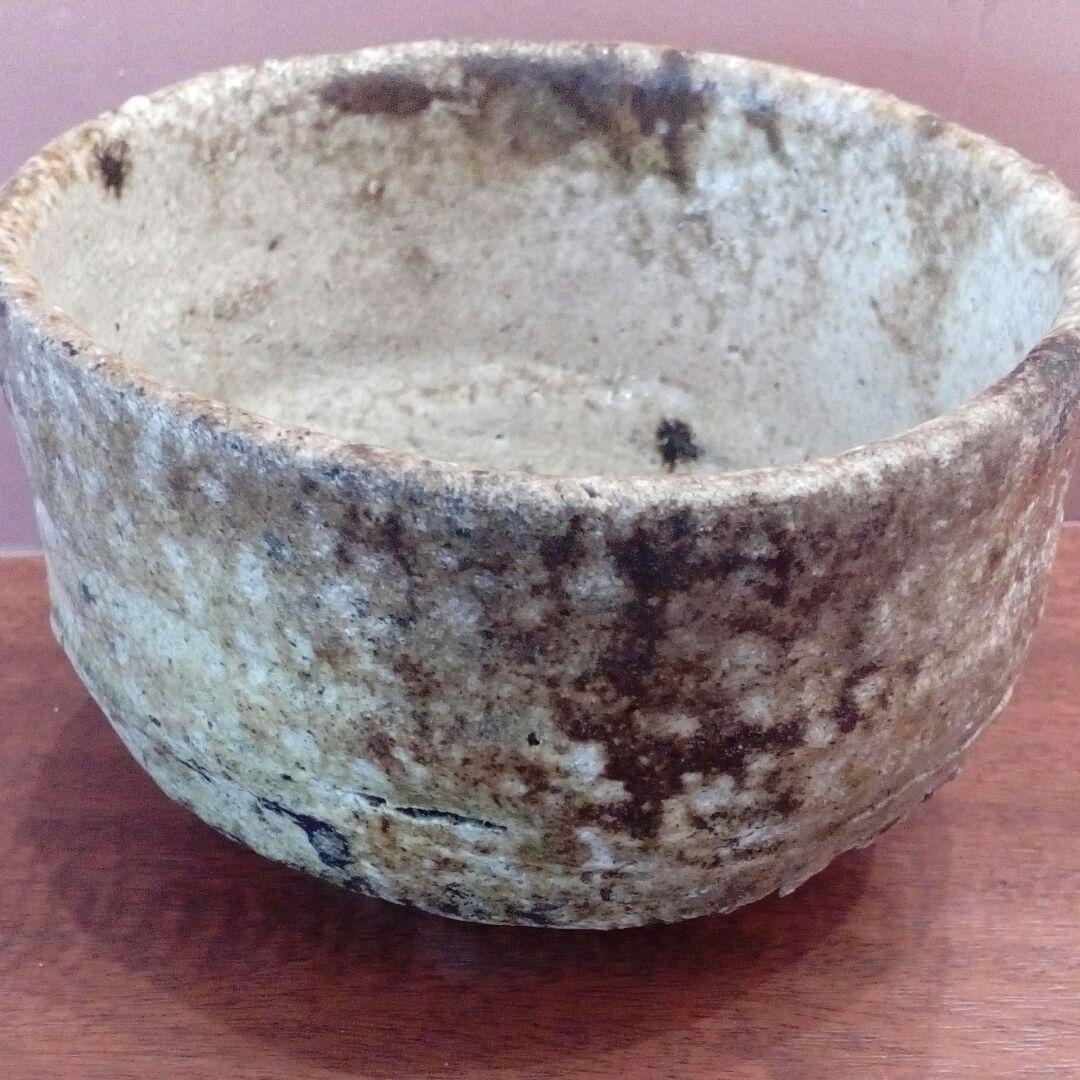 時代古伊賀焼詳細不明湾曲変形抹茶茶碗１２✕１１.５✕８サイズ風流なヘラ書き在銘品