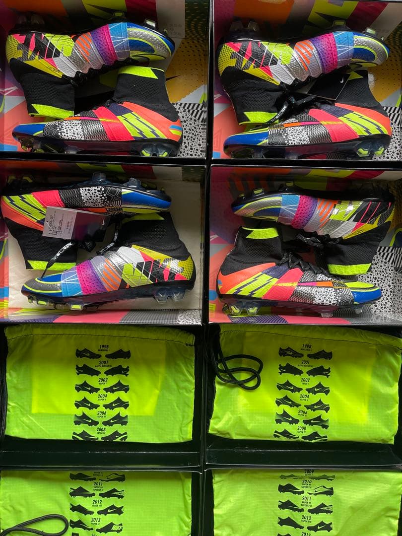 激レア 世界三千足限定 サッカー スパイク ワットザマーキュリアルFG