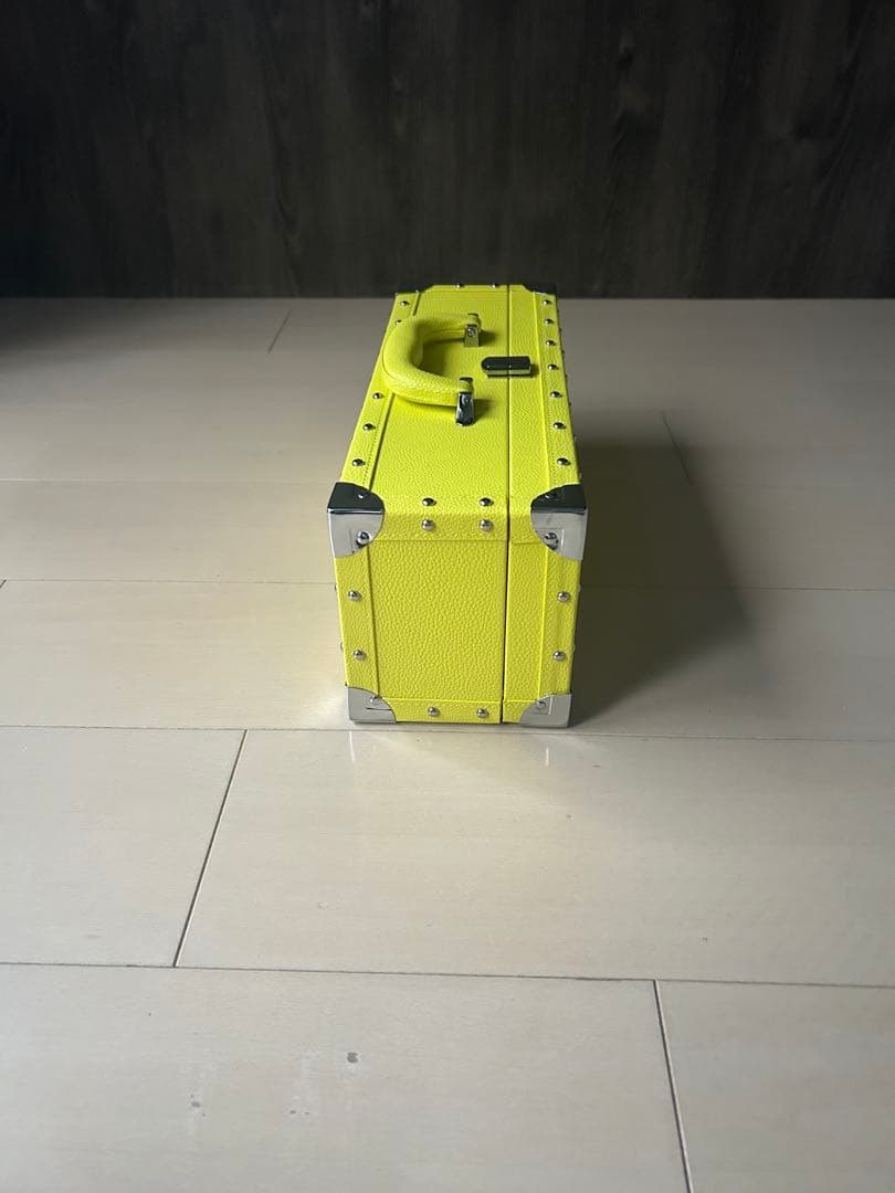 ANGEL スタッズ付きイエローボックス 値下げ交渉⭕️