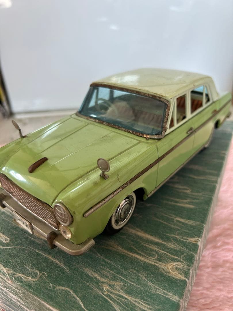 希少　いすゞ　ベレル　ブリキ　車