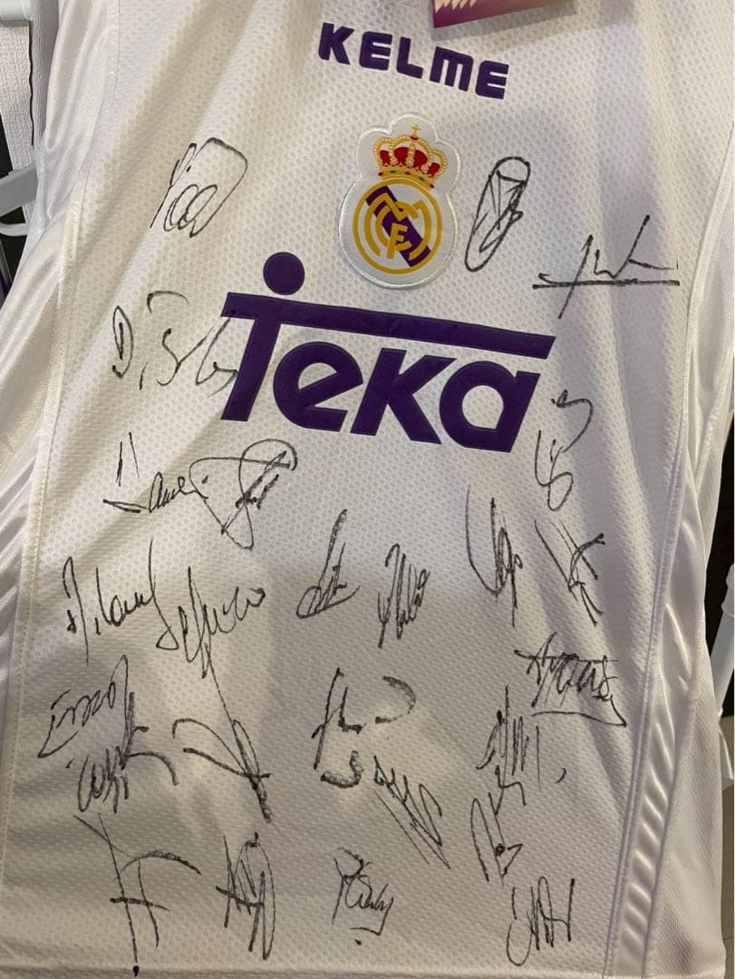 レアル・マドリード　98年　トヨタカップ　選手直筆サイン入りユニフォーム