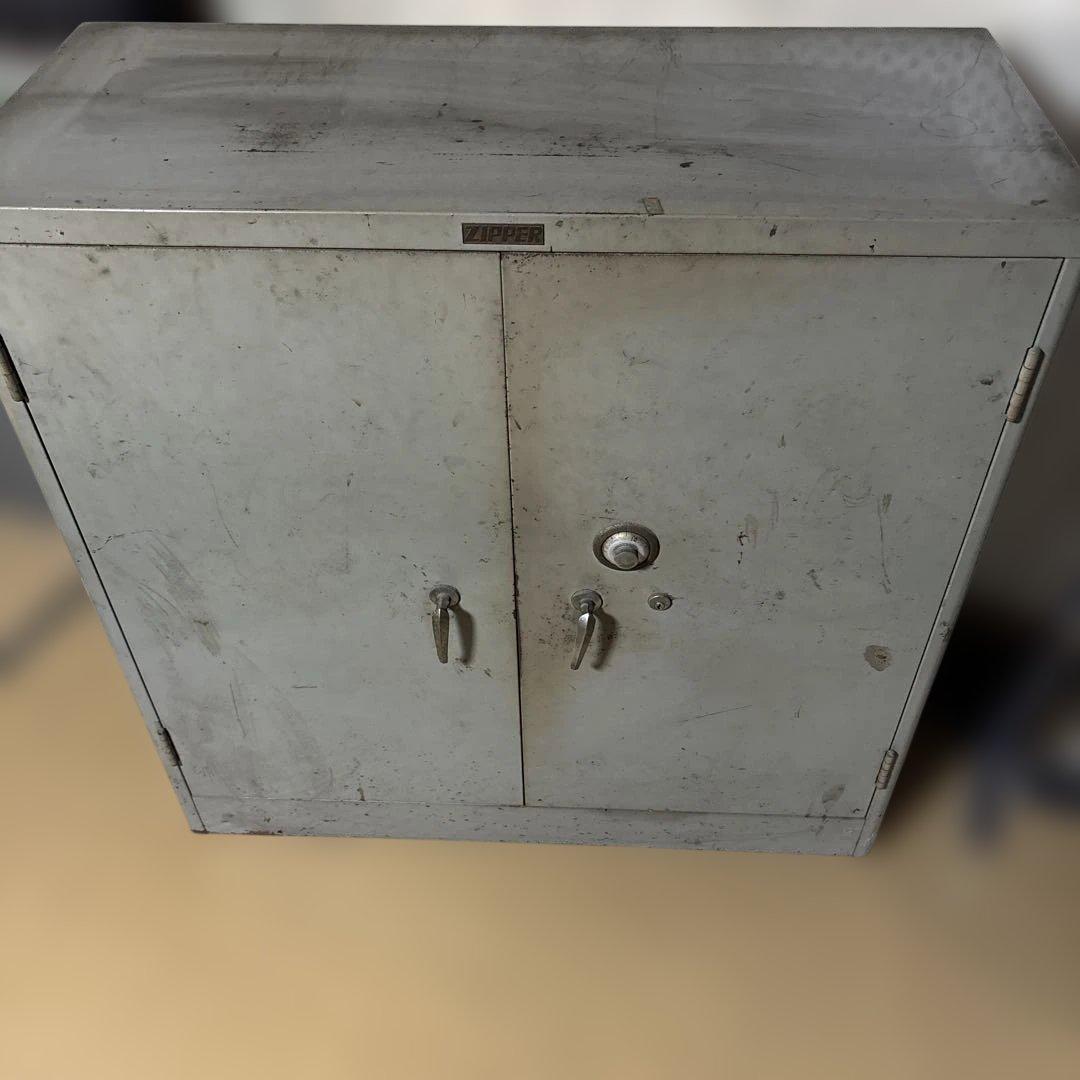 昭和レトロ　Zipper キャビネット 両開き書庫　グレー　鍵なし、ダイヤル壊れ