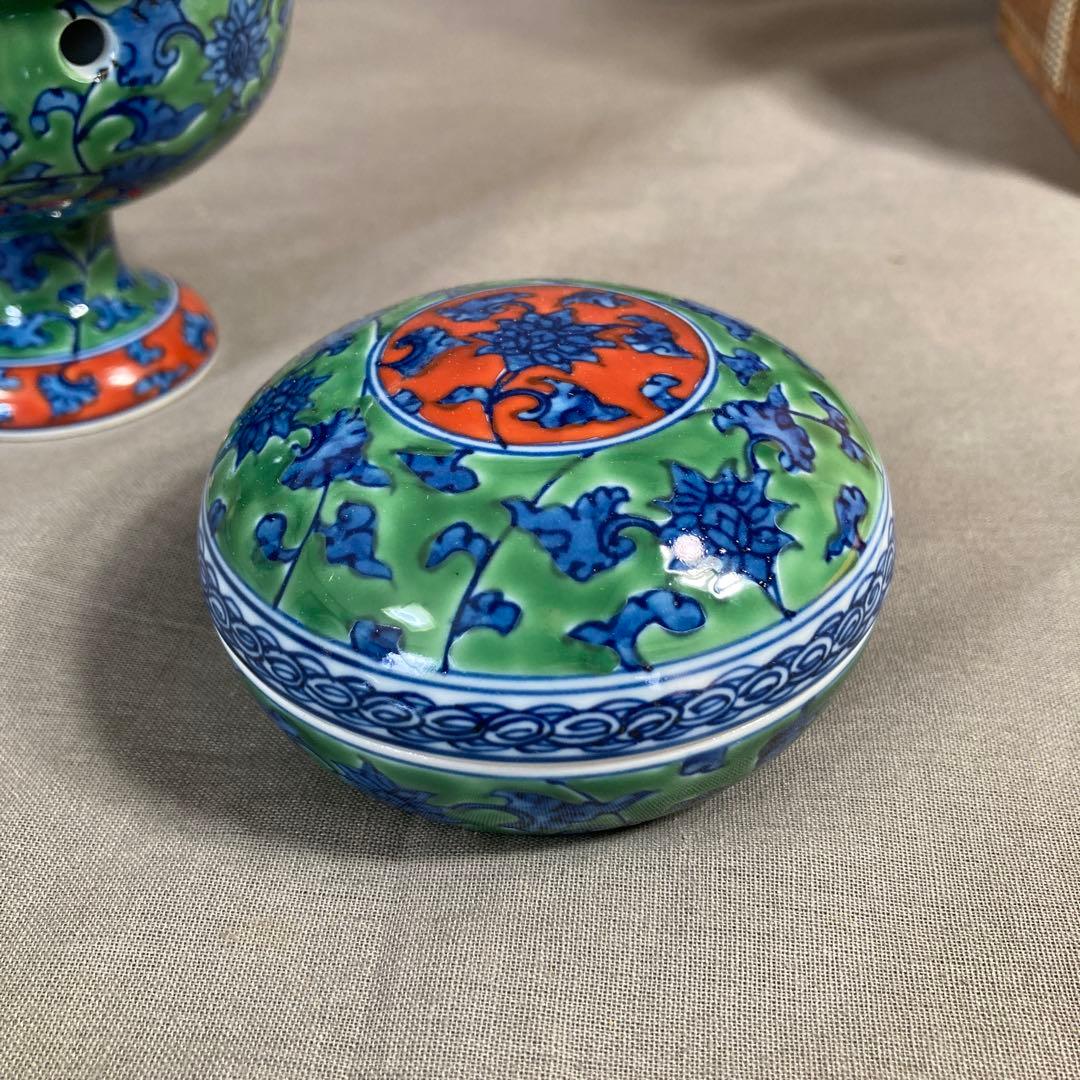 【源右衛門】古伊万里の伝統　日本の名窯　舘林源右衛門作　染錦緑彩唐草文　御香揃