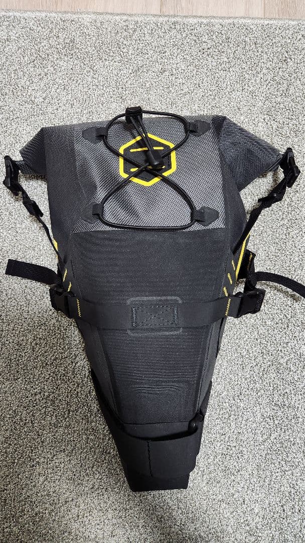 アピデュラ　サドルバッグ　9L