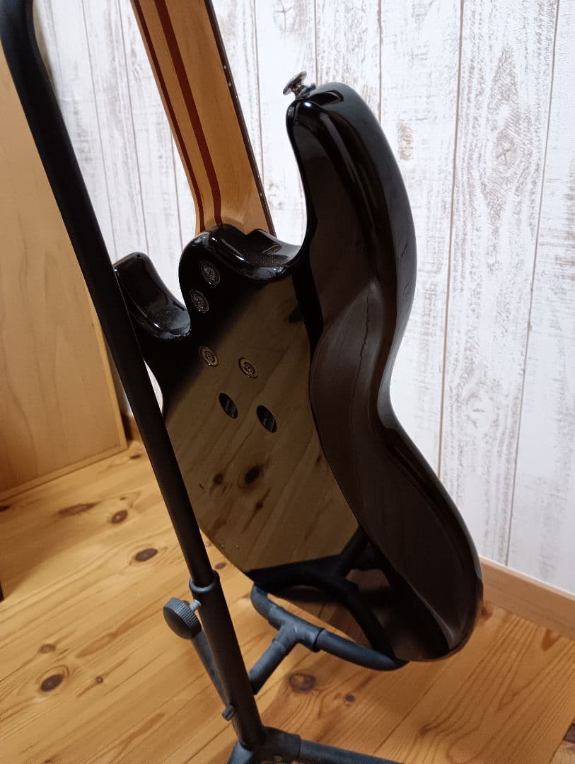 BB434 ブラック　ピックガード入れ替え有り