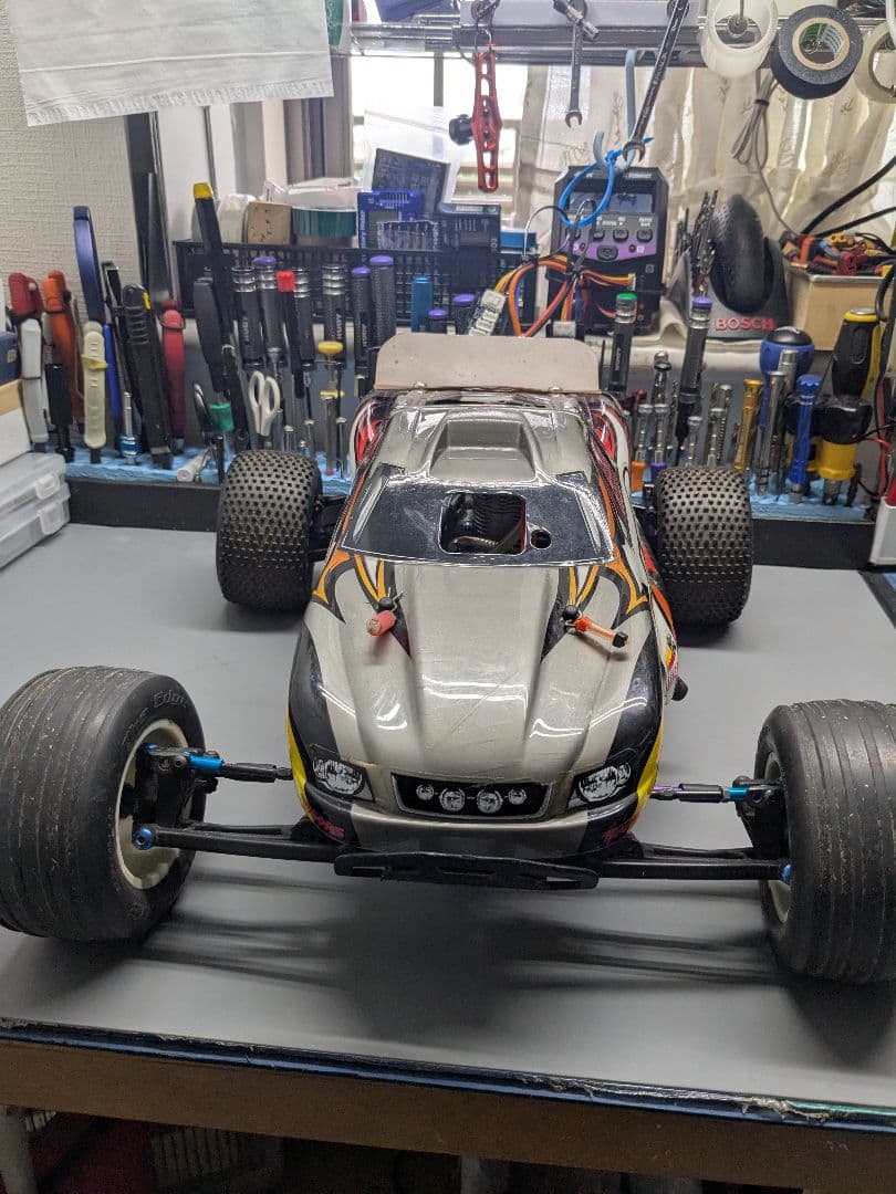 トラクサス 　JATO 　ニトロ25 　1/１０　エンジンカー　２WD