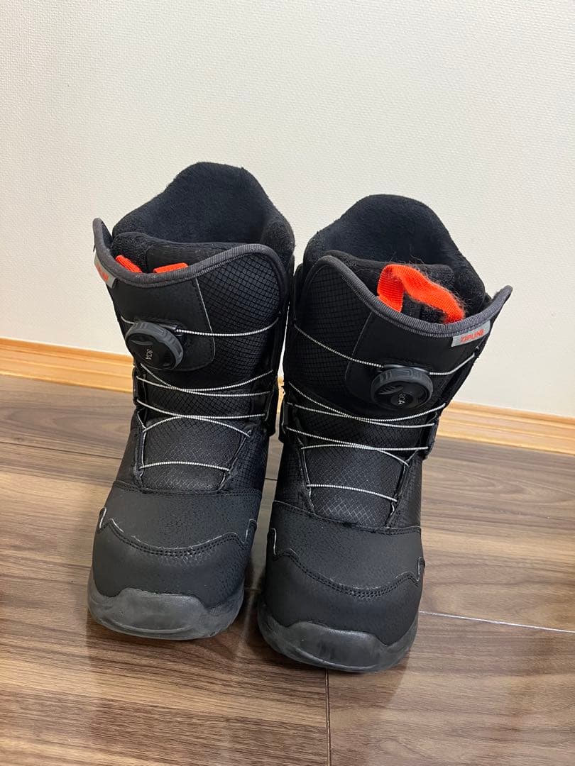 ブラック スノーボードブーツ(子ども用)22㎝