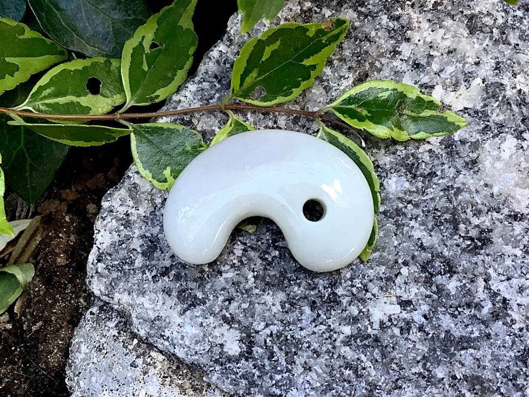 ✳極上品種のアイスジェイド氷　糸魚川翡翠勾玉　一生物の本物　お値段に自信　鑑別付