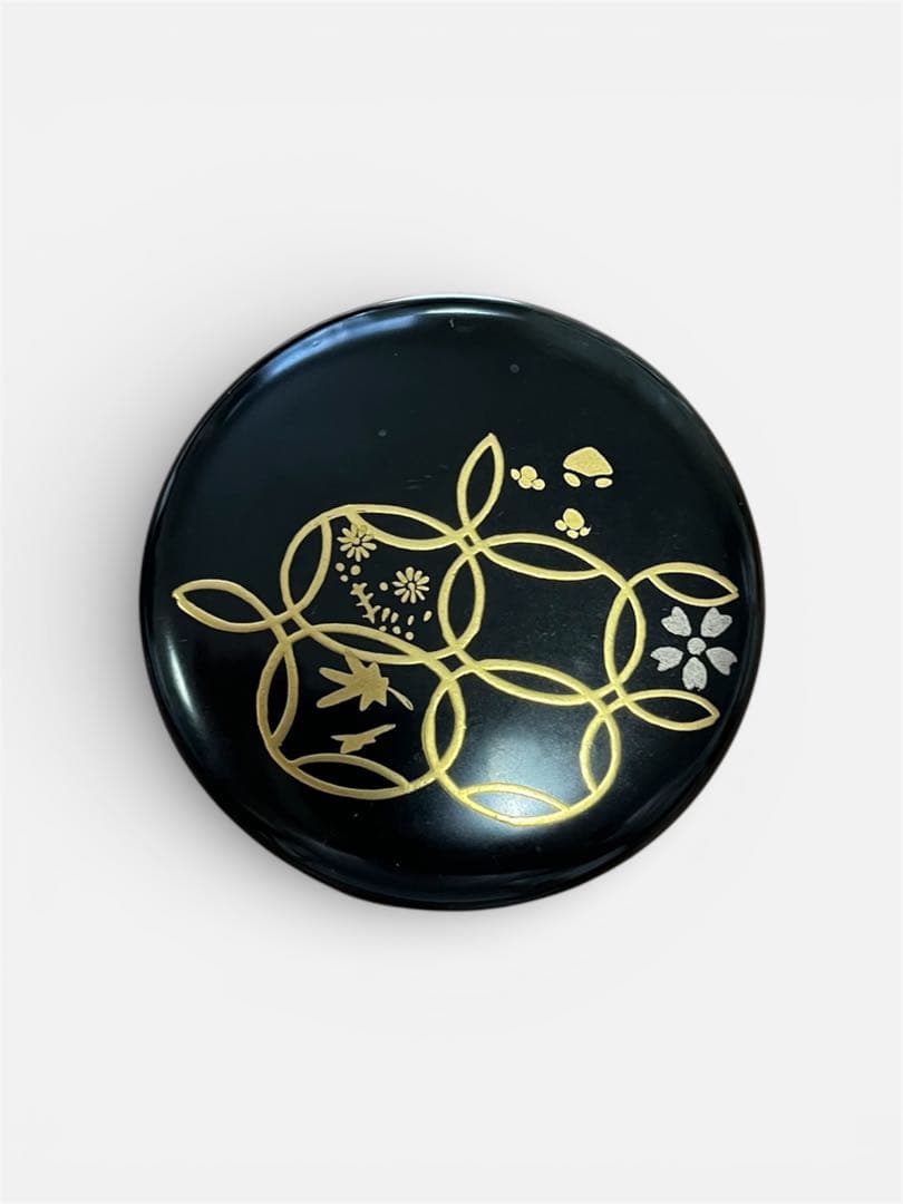 漆塗りの棗 金色花模様