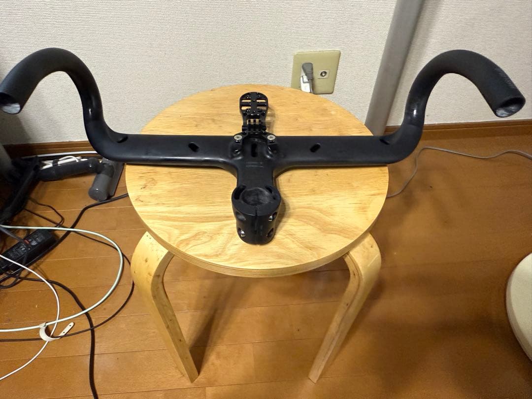 【年末年始限定価格】gusto カーボン一体型ハンドル 420/100mm 8°