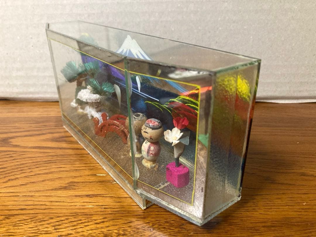 70年代 ビンテージ 庭園 富士山 灯篭 松 赤い橋 牡丹 カップル 夫婦 置物