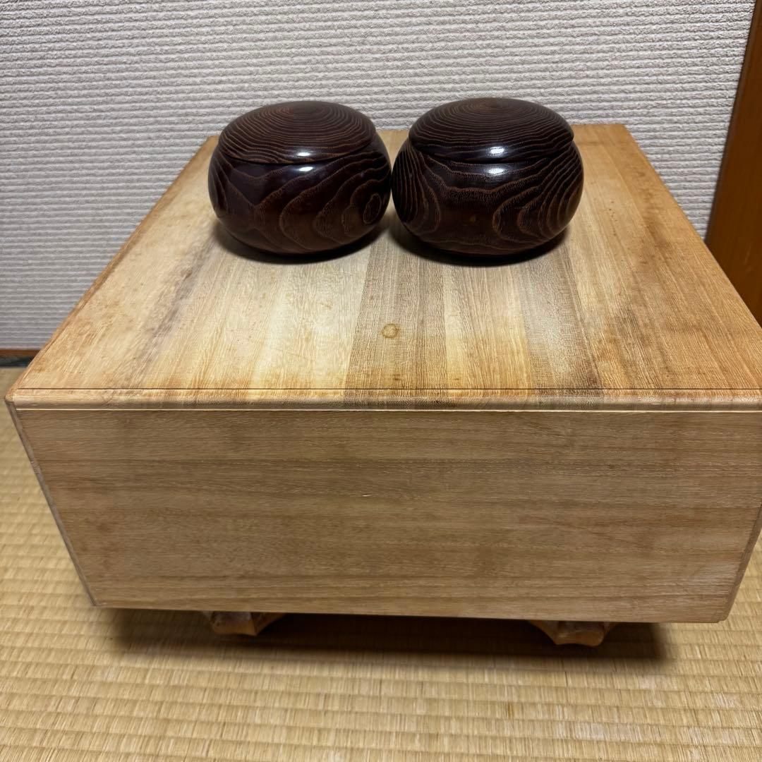 高級　本格派　囲碁盤　碁笥　碁石　脚付き　ヘソ有　新榧　柾目　蛤碁石　那智黒石