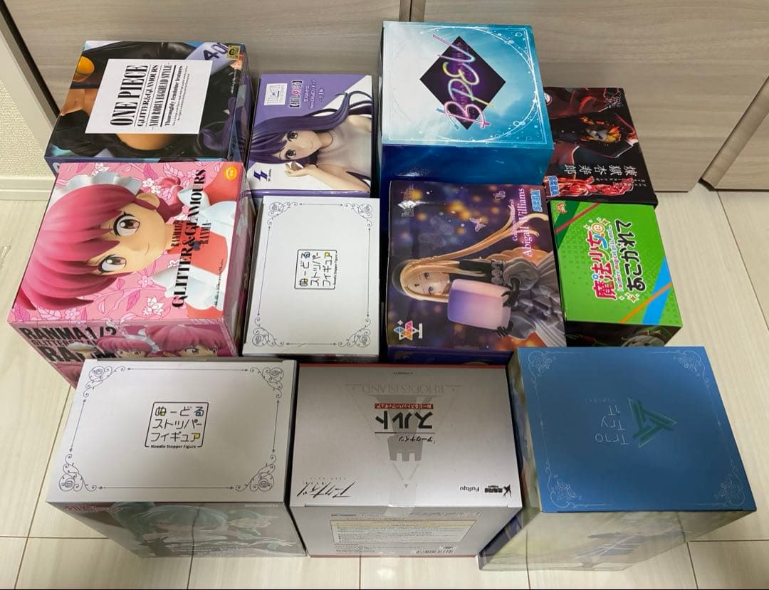 最新　美少女フィギュア　等　まとめ売り　鬼滅　初音ミク　ワンピース　など