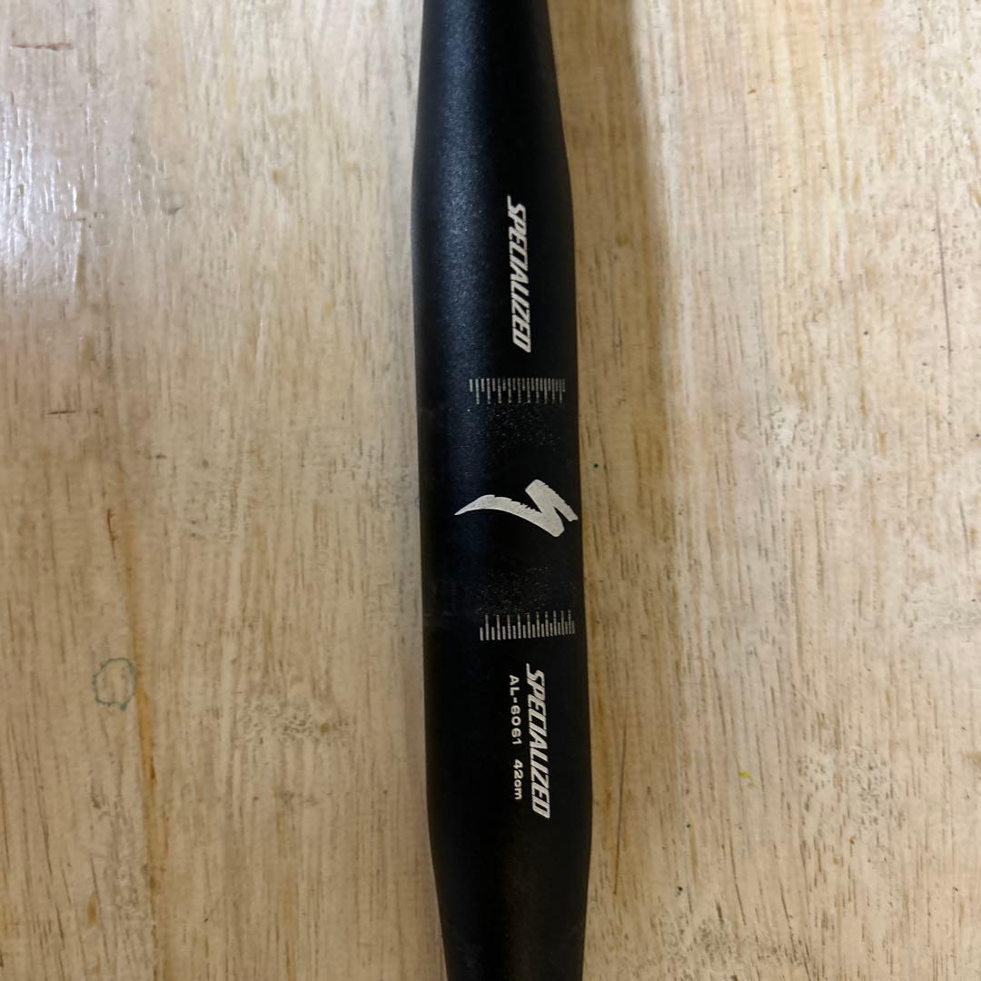 Specialized Aero 104 ブラックハンドル