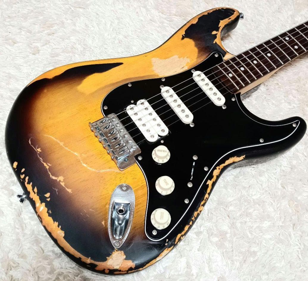 ハードレリック　スティーヴィーレイボーン風　カスタムギター　Squier　SRV