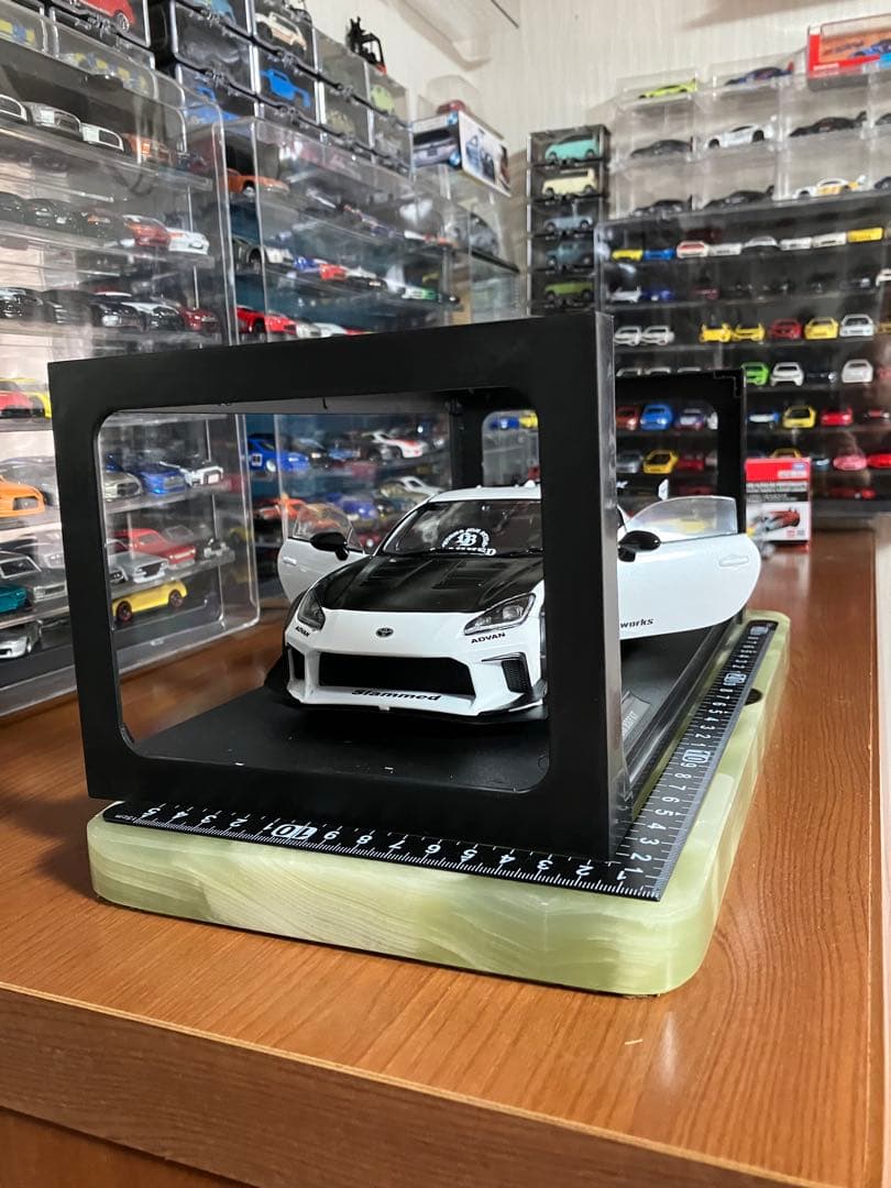 トヨタGR86 リバティウォーク　1/18 新品未使用