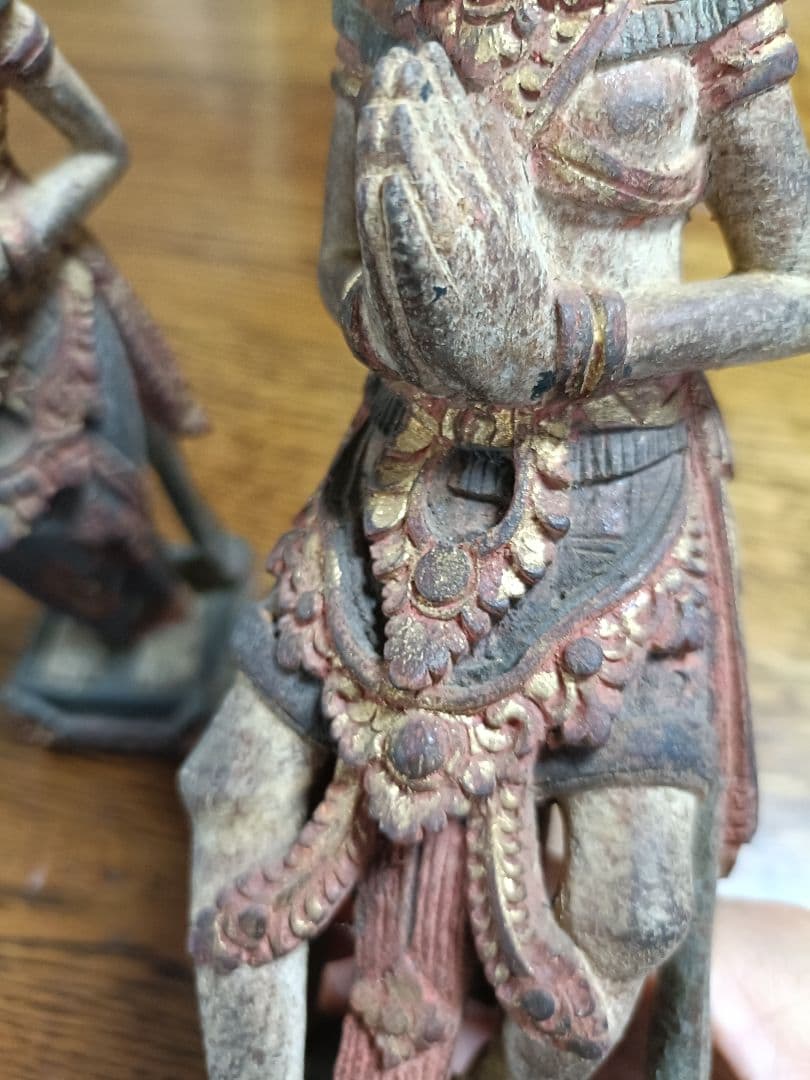 バリ島購入木製工芸品２体　２４センチ