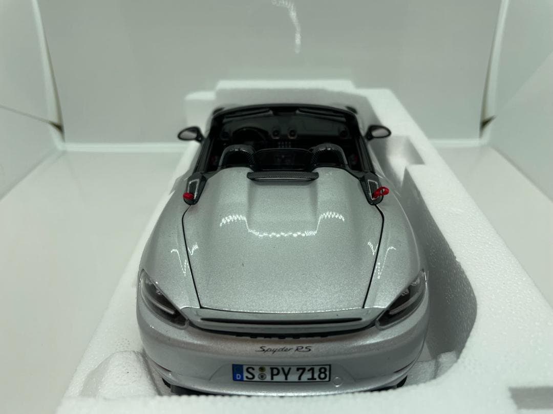 304-041 ノレブ 1/18 ポルシェ 718 スパイダー RS 2023