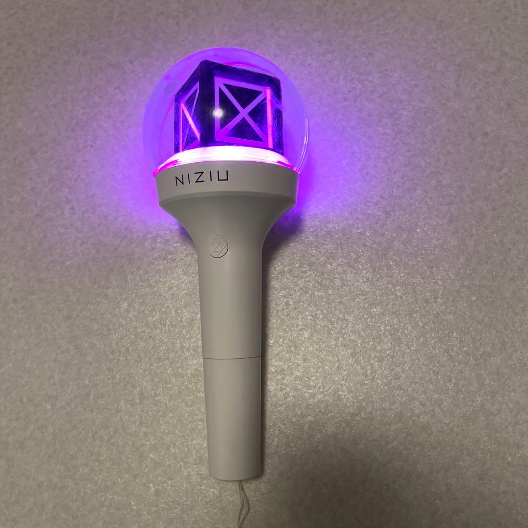NiziU 公式ペンライト ケース付き 点灯確認済み