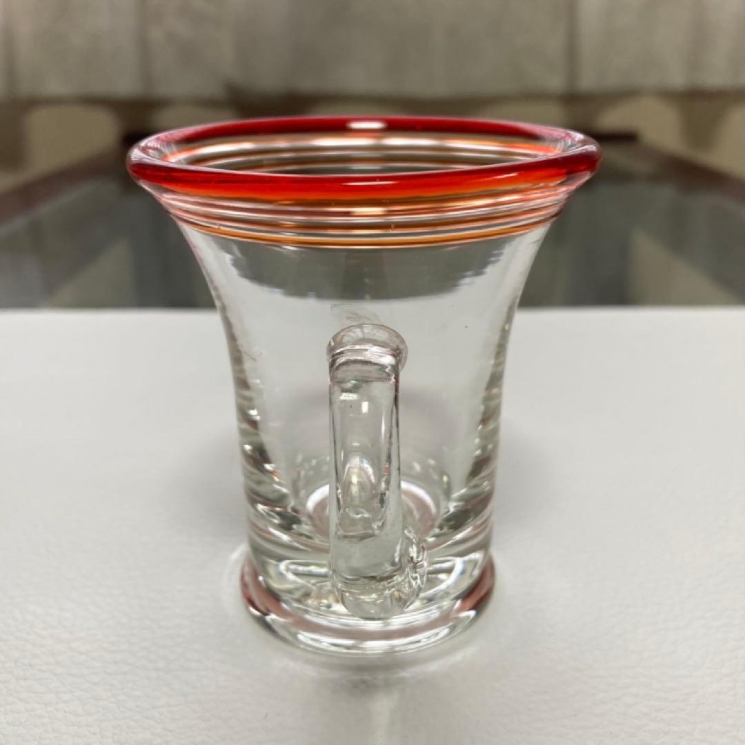 古いグラス カップ ウランガラス ⁇ 赤縁 持ち手付き 手作り 硝子 レトロ