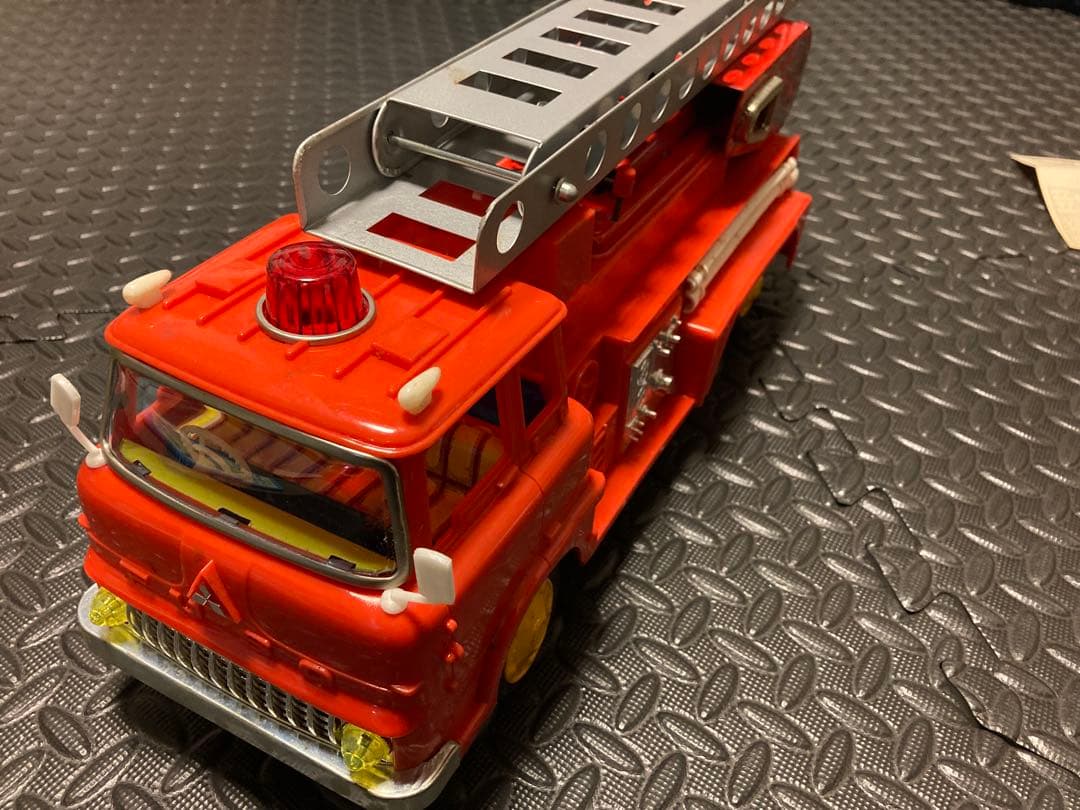 【値下げ新品未使用美品】ヨネザワ　ベル付　ふそうハシゴ消防車リフトアクション