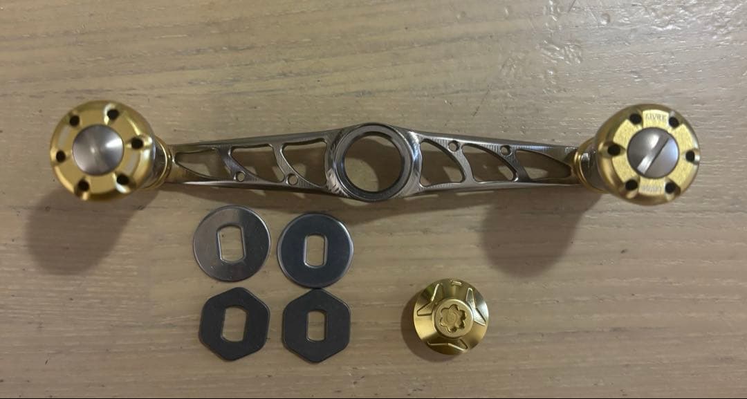 超美品超良品LIVRE CRANK p.c.d 100 ベイトリール用ハンドル