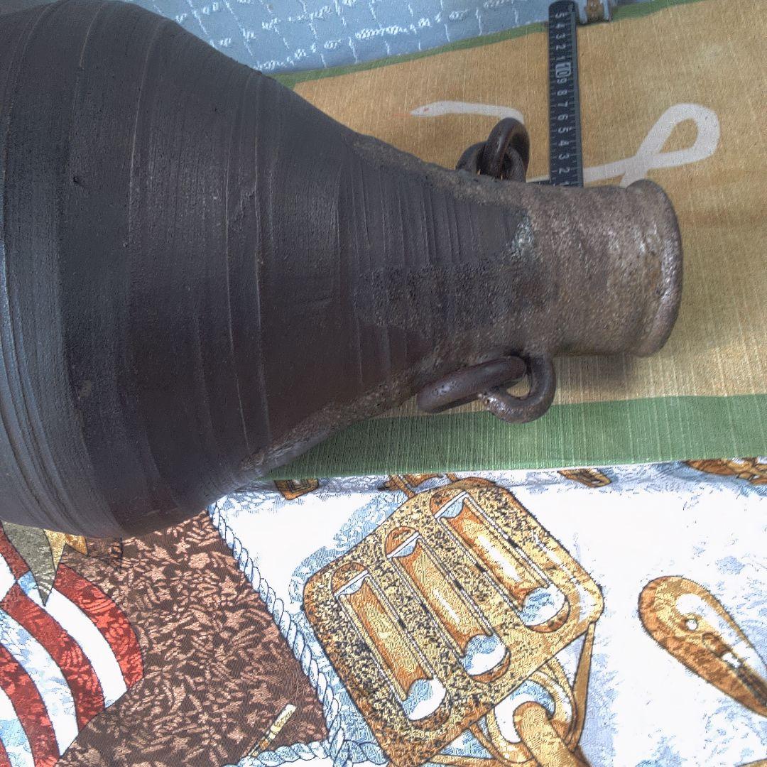 茶色の陶器製壺 金属製ハンドル付き 直しあります