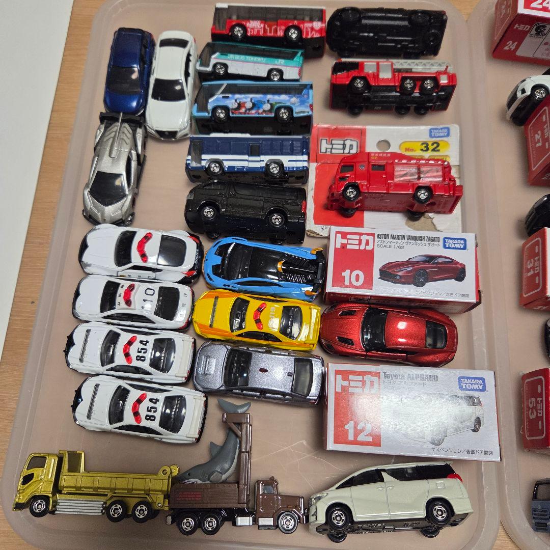 【まとめ売り】トミカ53台＋変形ポリスステーション ミニカー
