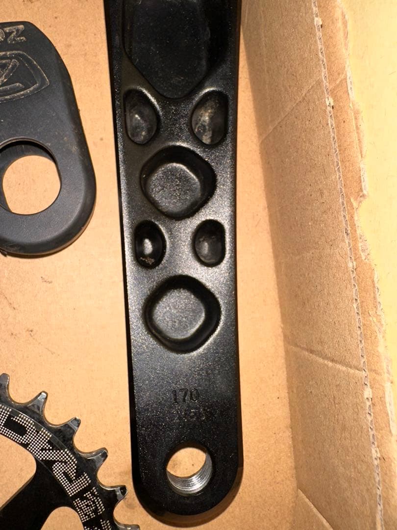 RACEFACE Turbine / Cinch クランクセット 32T