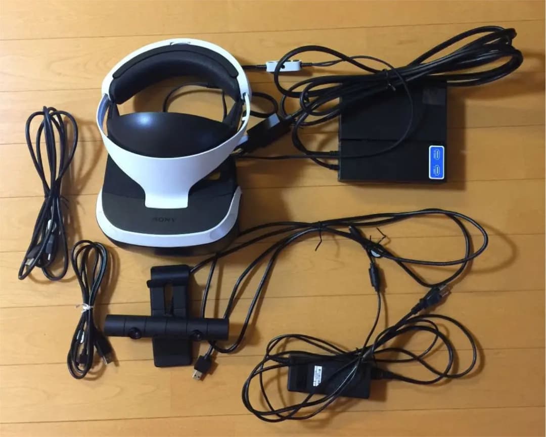 PSＶＲ&ソフト2本さらにPSVR/PS4用バッグも本体付き
