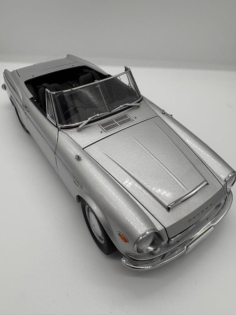 オートアート AUTOart DATSUN SR311 1967 1/18