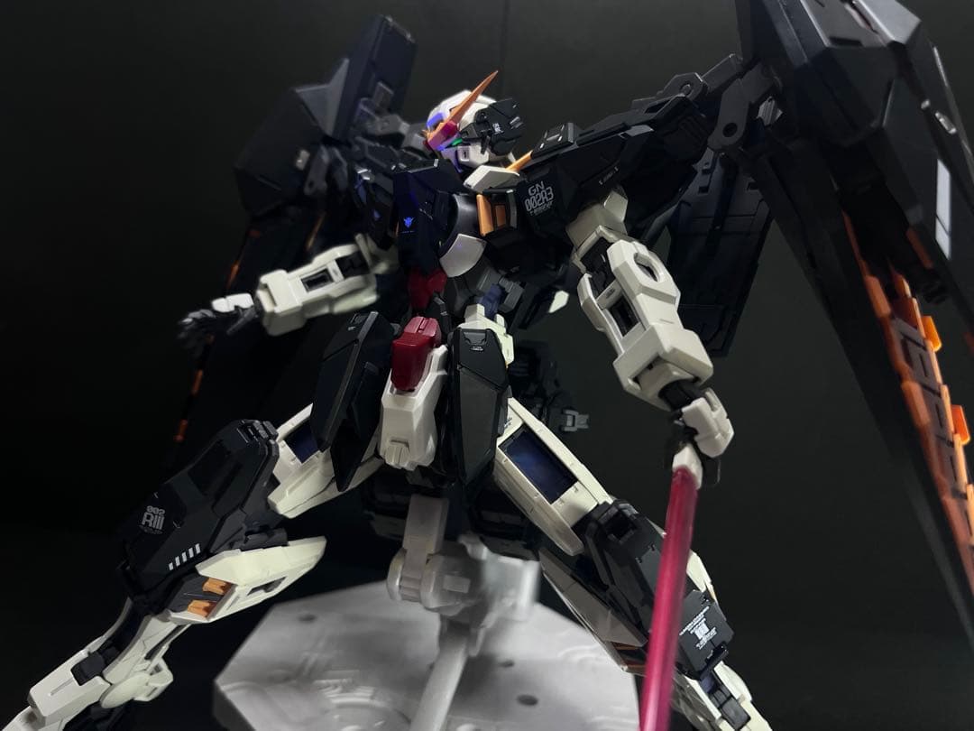 ガンプラ塗装済み完成品　mg ガンダムデュナメス リペアIII