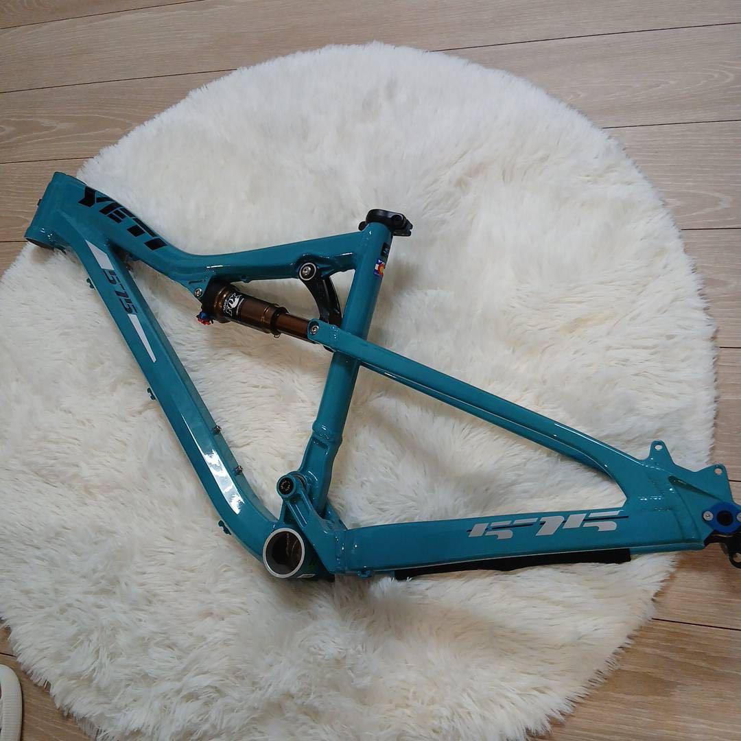 YETI イエティ 575 エンデューロモデル フレーム ターコイズ