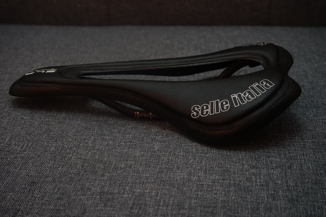 Selle Italia SLR Tekno-Flow / カーボン サドル