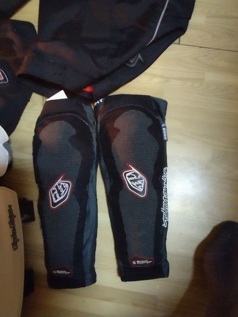 MTB BMX モトクロス　レーサー　トロイリーデザイン　プロテクター　膝　肘