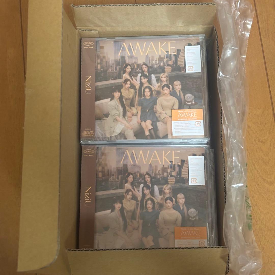 1st Mini Album『AWAKE』通常盤　CD トレカ　シリアルナンバー