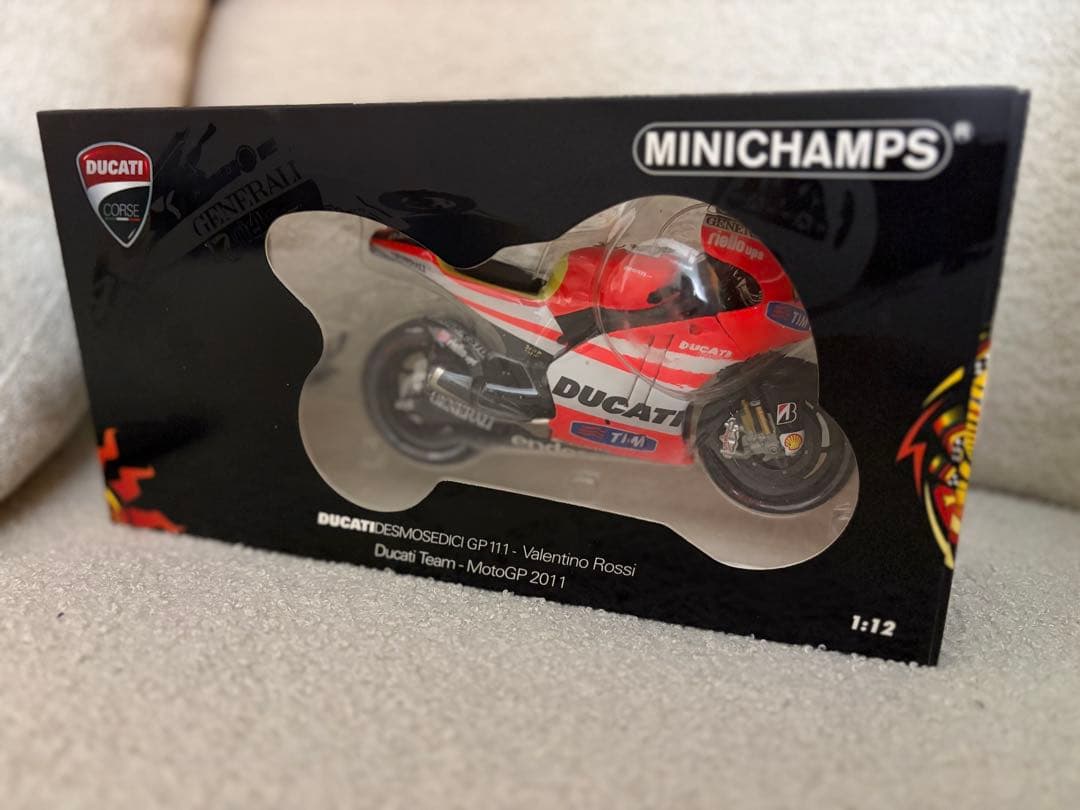 オートバイ・バイク MINICHAMPS Ducati MotoGP 1:12