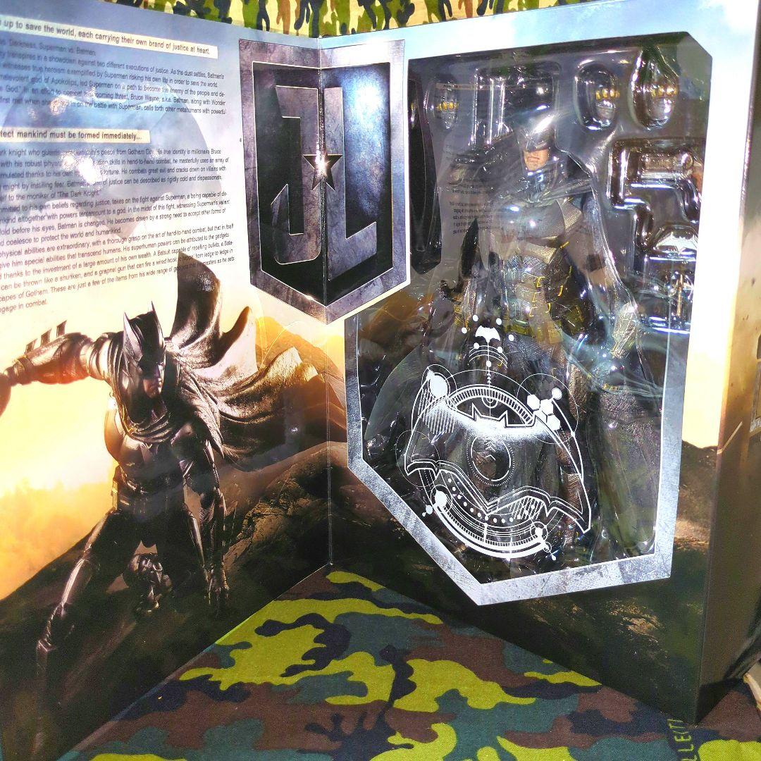 PLAY ARTS改／BATMAN•中古開封品【タクティカルスーツver】