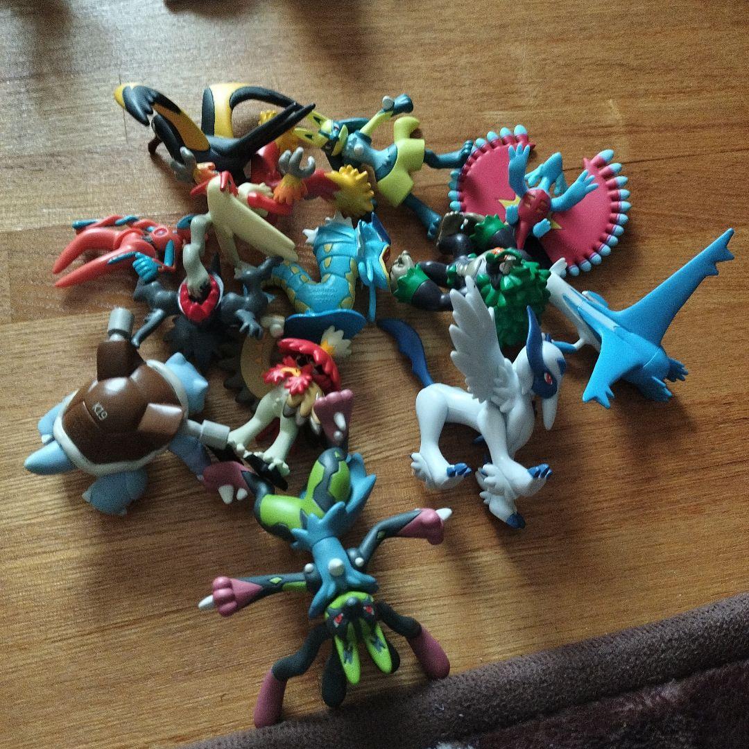 モンコレポケットモンスター まとめ売り　98体とモンスーボール2個