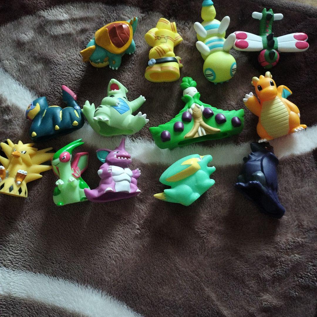 モンコレポケットモンスター まとめ売り　98体とモンスーボール2個