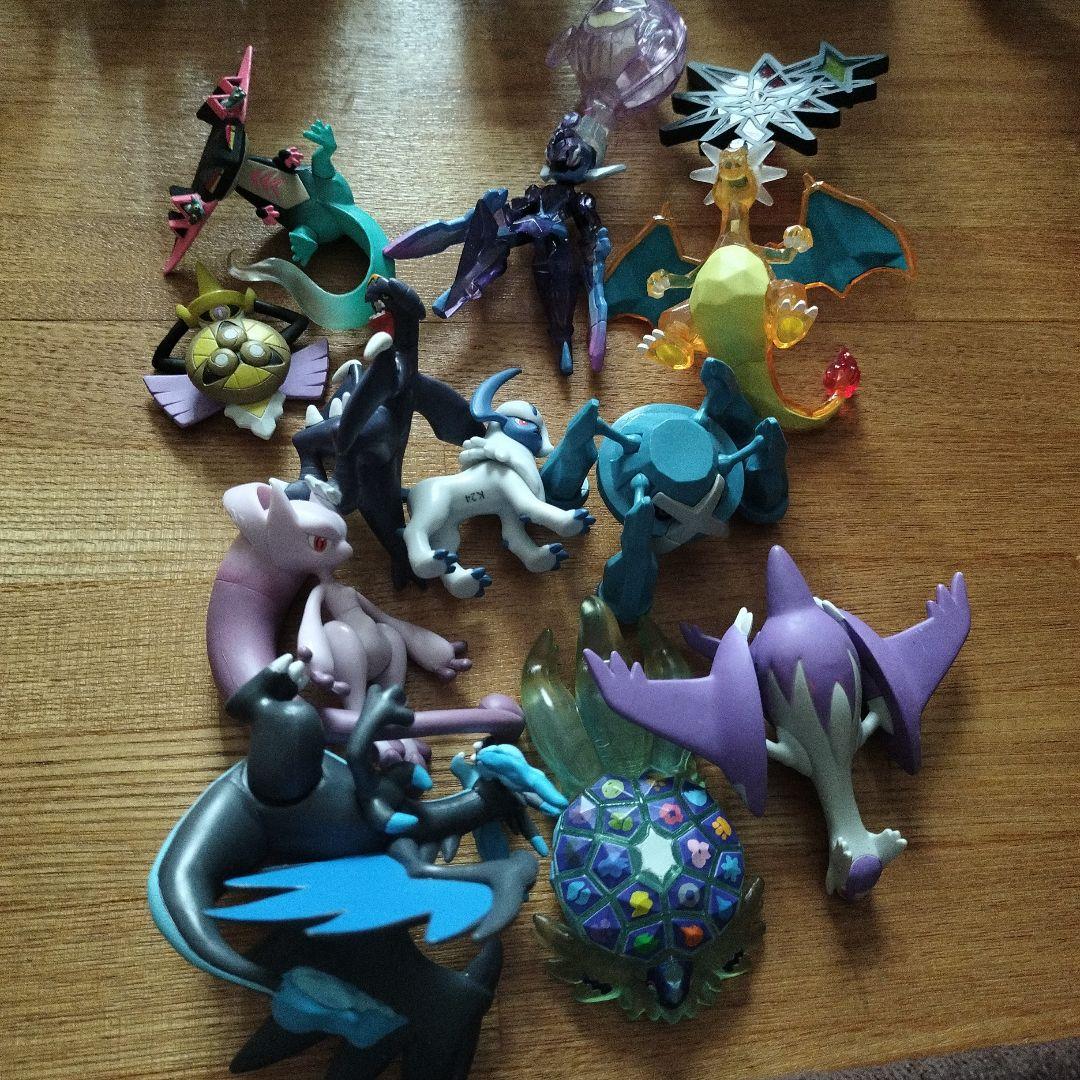 モンコレポケットモンスター まとめ売り　98体とモンスーボール2個