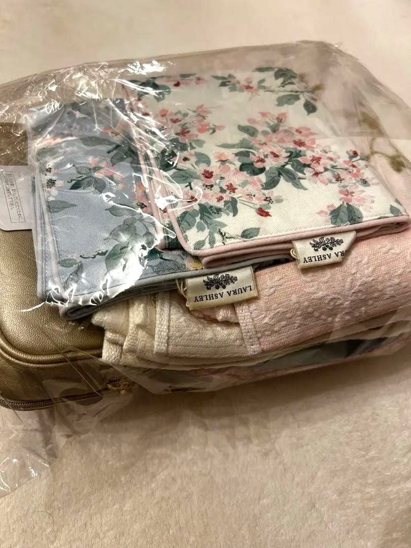 LAURA ASHLEY タオル　ハンカチ　ポーチ　ギフト　セット　プレゼント