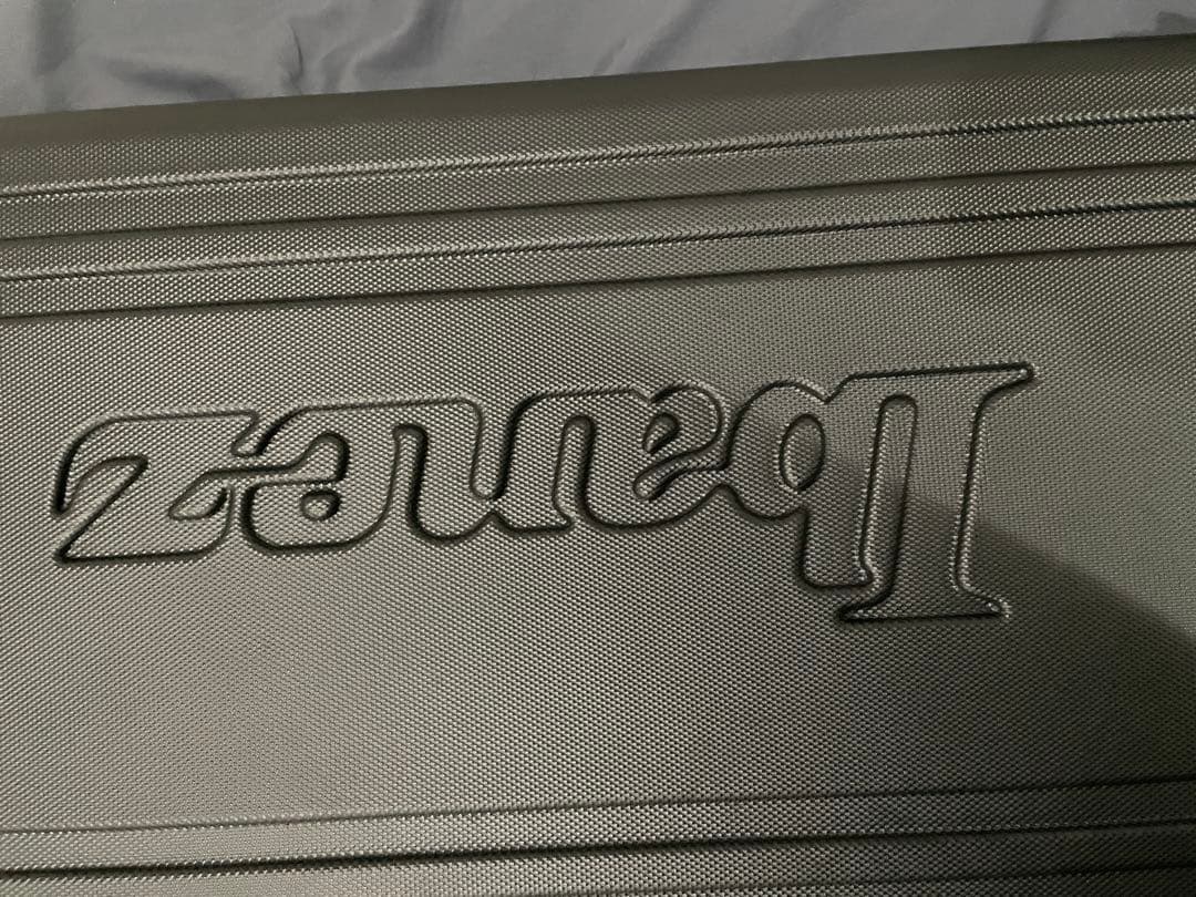 Ibanez AZ2402 ホワイトカスタム　ストラップ付き