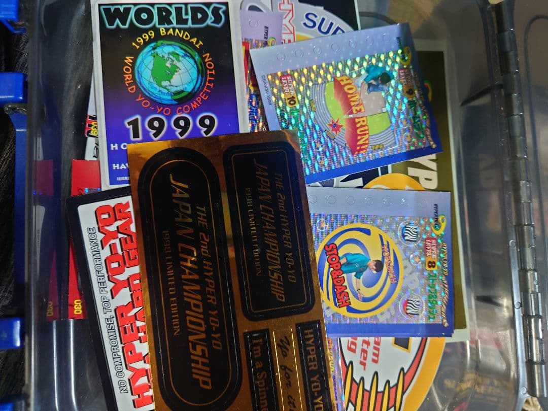 ヨーヨー6個セット、ケース付　ステッカー多数